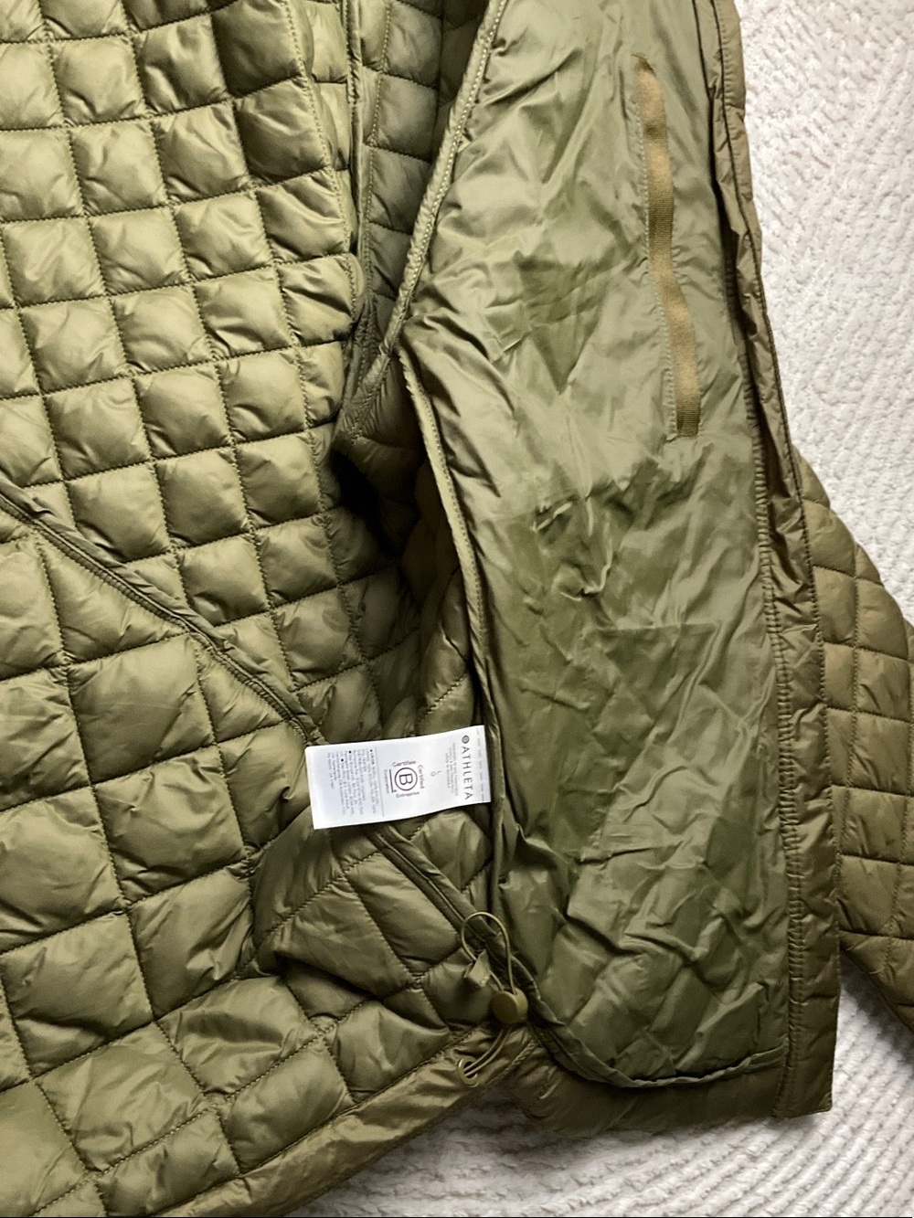 Athleta Olive Whisper Featherless Puffer Jacket Women’s Size Large - Picture 10 of 16
